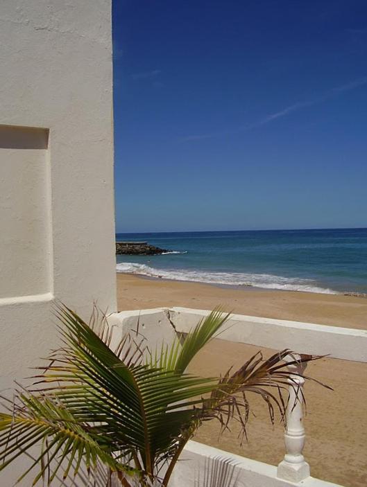Aleli By The Sea Guest House Сан Хуан Екстериор снимка