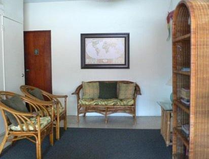 Aleli By The Sea Guest House Сан Хуан Екстериор снимка